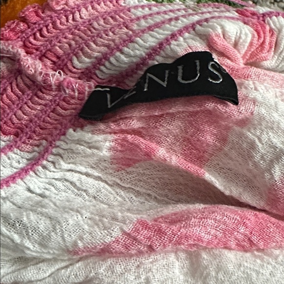 Pink Floral Off Shoulder Blouse Size Small - Picture 4 of 4